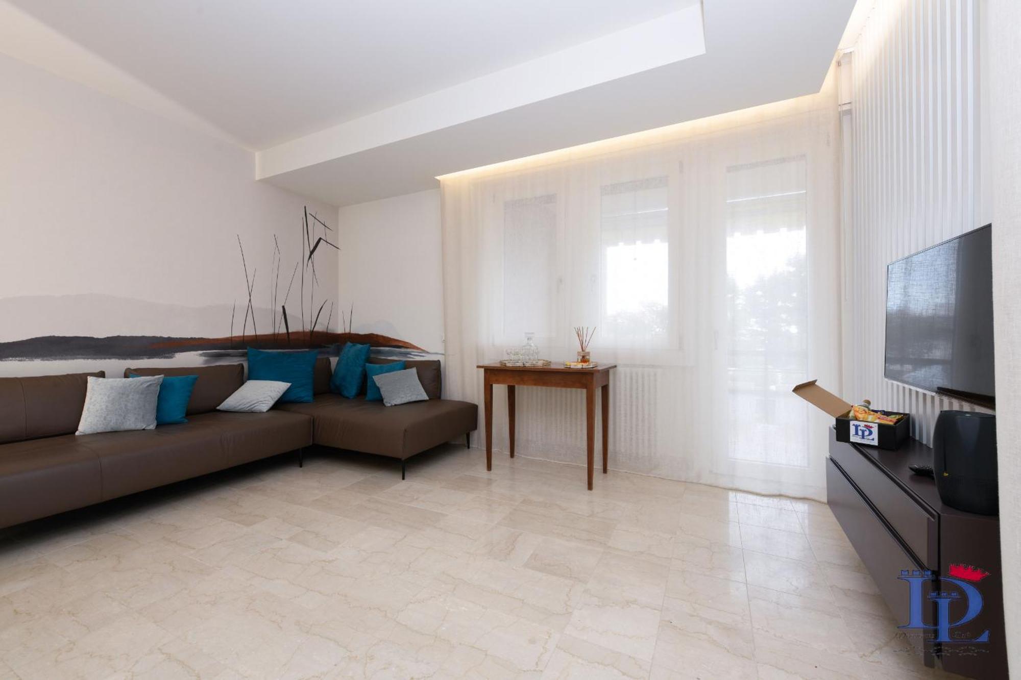Desenzanoloft Official Partner Marriott Homes & Villas - Imperium デセンツァーノ・デル・ガルダ エクステリア 写真